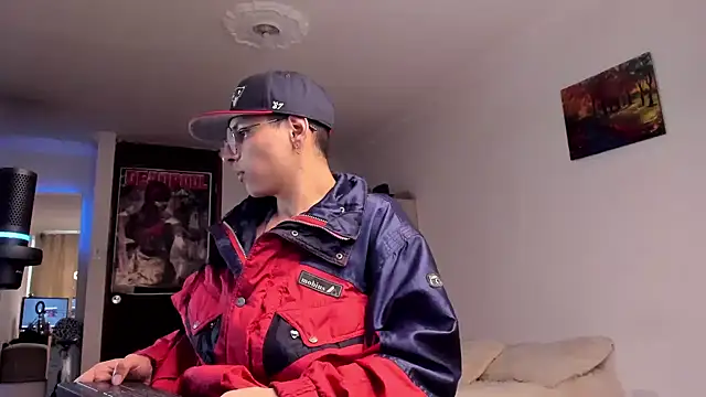a lejandro 0 8 online show from December 7, 9:00 pm