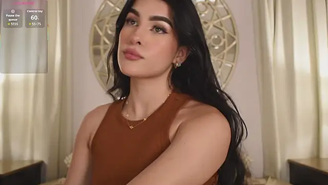 Snapshot of Antonellaparis_ chatting on February 3, 6:22 am Antonellaparis online show from February 3, 6:22 am