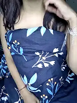 Snapshot of Leeeezzzz_roy chatting on January 11, 12:55 am Leeeezzzz roy online show from January 11, 12:55 am