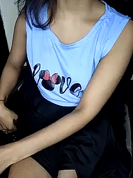 Snapshot of Leeeezzzz_roy chatting on January 11, 7:49 pm Leeeezzzz roy online show from January 11, 7:49 pm