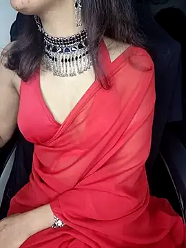 Snapshot of Leeeezzzz_roy chatting on February 19, 8:52 pm Leeeezzzz roy online show from February 19, 8:52 pm