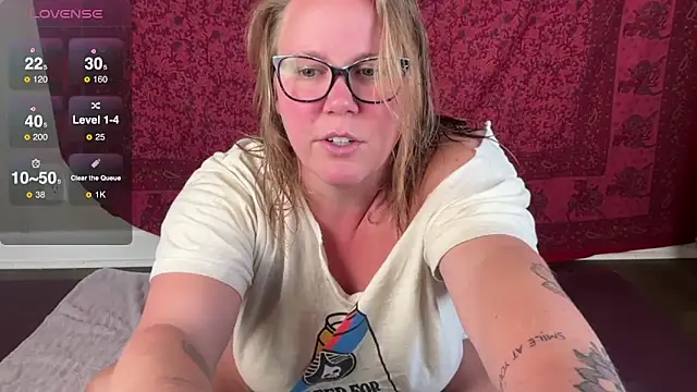 GlitterKitty108 online show from October 19, 1:34 pm