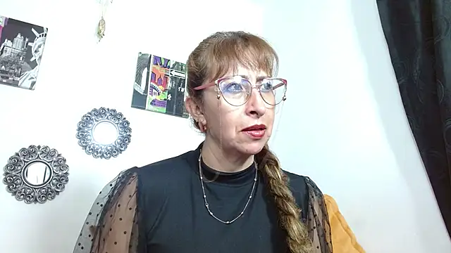 Snapshot of Wiktoria_Brownx chatting on March 11, 3:59 am Wiktoria Brownx online show from March 11, 3:59 am