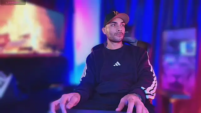 sexyboycolombi4 online show from October 1, 11:05 am