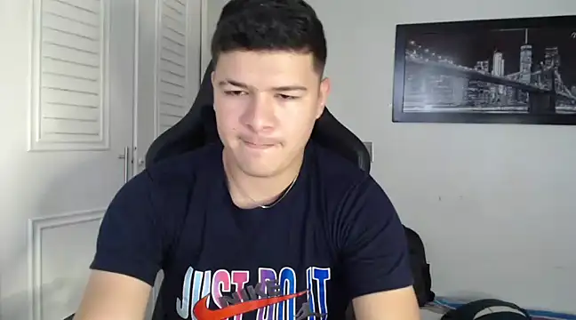 Plug Control online show from December 5, 7:38 pm