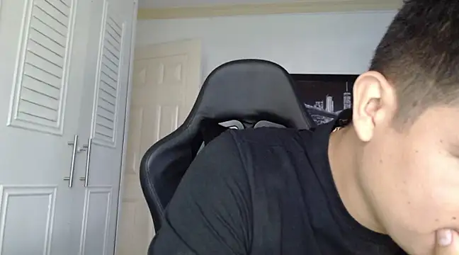 Plug Control online show from February 13, 2:09 pm