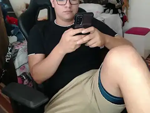 Plug Control online show from March 13, 4:12 pm