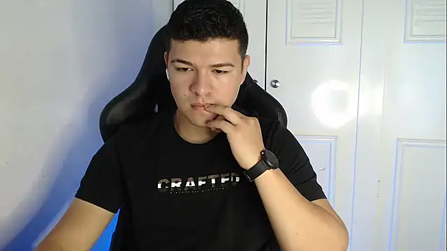 Plug Control online show from September 12, 4:51 pm