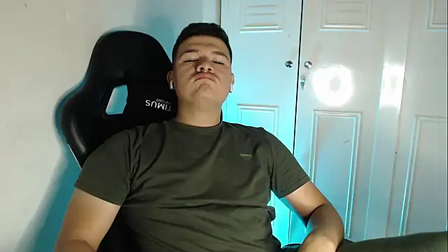 Plug Control online show from September 25, 4:27 am