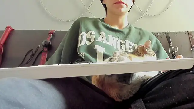 K Intraven0us online show from September 12, 5:24 pm