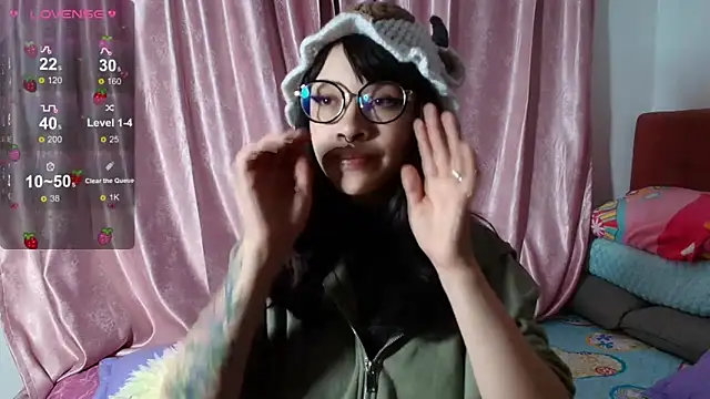 Snapshot of Marceline_0 chatting on February 4, 12:19 am Marceline 0 online show from February 4, 12:19 am