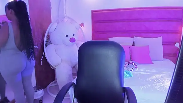 lia mariana online show from May 9, 2:11 pm