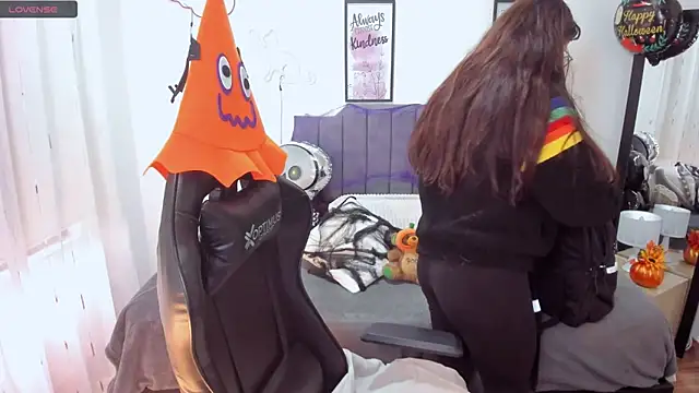 Amy joones online show from October 24, 12:45 pm