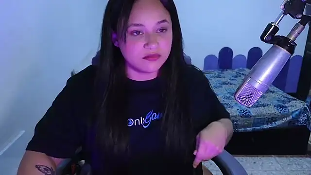 Snapshot of Luciernaga18 chatting on June 30, 2:12 am Luciernaga18 online show from June 30, 2:12 am