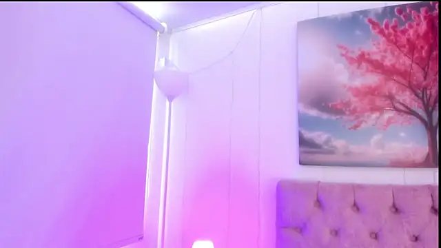 Julianaa Castro  online show from February 19, 2:55 pm