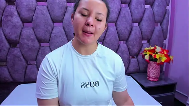 Snapshot of AlaSmith chatting on September 20, 2:34 am AlaSmith online show from September 20, 2:34 am