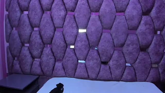 Snapshot of AlaSmith chatting on October 12, 2:32 am AlaSmith online show from October 12, 2:32 am