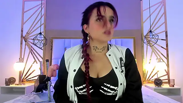 valeriee millerr  online show from December 19, 6:23 pm