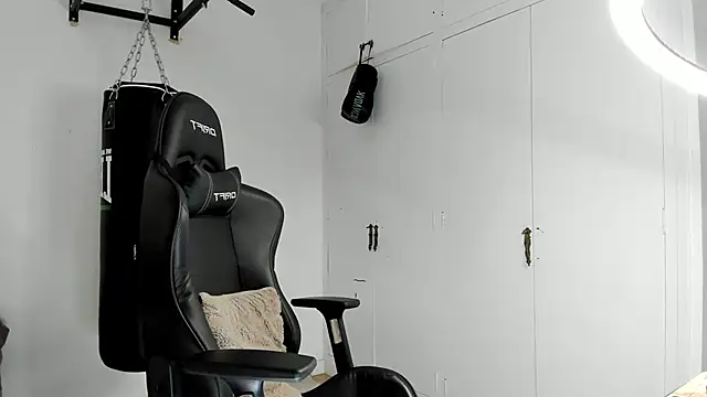 Snapshot of dan01_ chatting on November 10, 2:49 pm dan01 online show from November 10, 2:49 pm