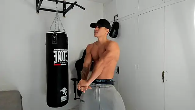 Snapshot of dan01_ chatting on November 15, 8:55 am dan01 online show from November 15, 8:55 am