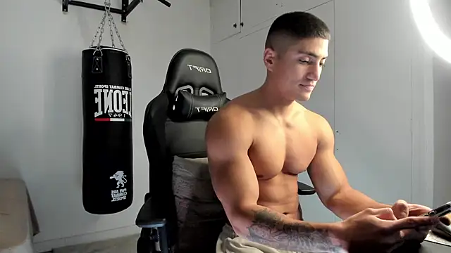 Snapshot of dan01_ chatting on December 2, 2:12 pm dan01 online show from December 2, 2:12 pm