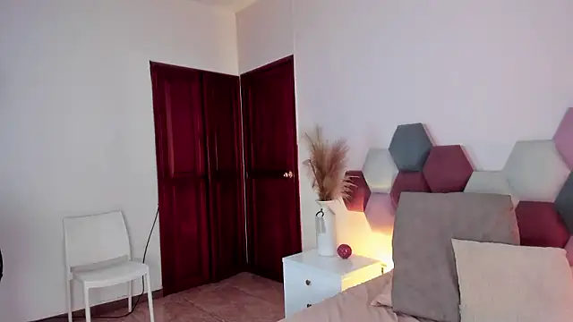 Snapshot of SiennaVidaal chatting on December 7, 7:43 pm SiennaVidaal online show from December 7, 7:43 pm