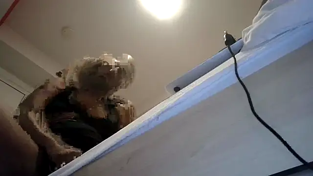 Snapshot of Tsnitra chatting on February 6, 4:21 pm Tsnitra online show from February 6, 4:21 pm