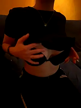 Snapshot of ToAnWTW chatting on November 18, 9:41 pm ToAnWTW online show from November 18, 9:41 pm