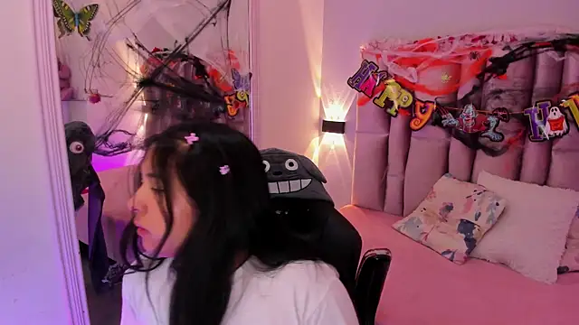 Snapshot of NikyBrookss chatting on October 18, 9:43 am NikyBrookss online show from October 18, 9:43 am