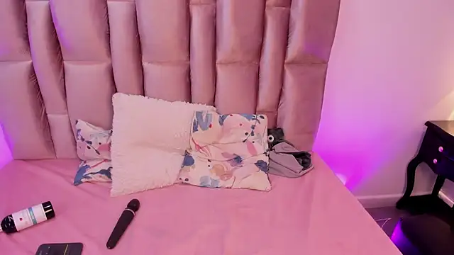 NikyBrookss online show from April 1, 1:41 pm