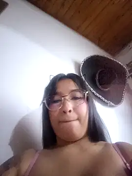 Snapshot of kitty_roouse chatting on March 18, 7:55 am kitty roouse online show from March 18, 7:55 am