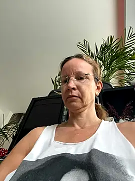 Snapshot of AnnikaRose chatting on September 10, 5:40 am AnnikaRose online show from September 10, 5:40 am