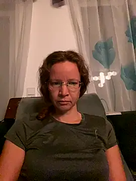 AnnikaRose online show from November 19, 6:46 am