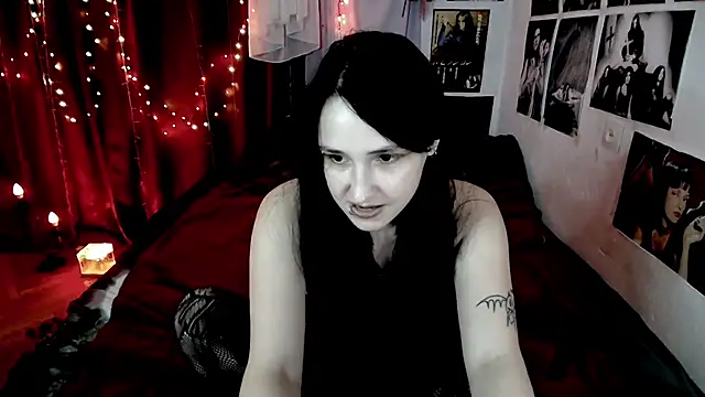 Snapshot of Tricky_Vicky666 chatting on October 16, 10:33 pm Tricky Vicky666 online show from October 16, 10:33 pm