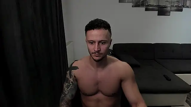 Richarddarell1 online show from December 9, 7:06 am