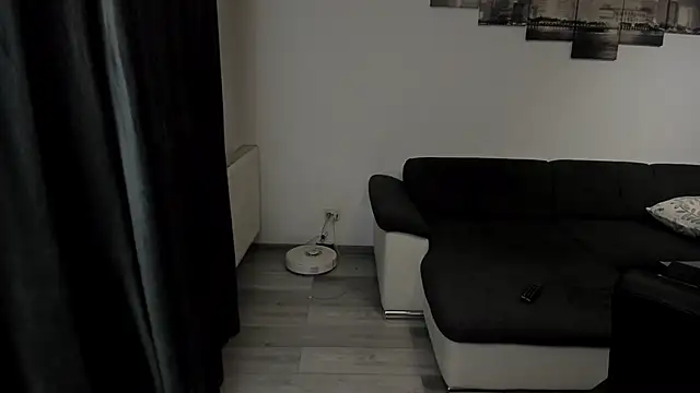 Snapshot of Richarddarell1 chatting on January 16, 6:28 am Richarddarell1 online show from January 16, 6:28 am