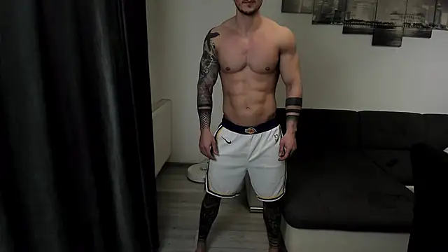 Snapshot of Richarddarell1 chatting on February 4, 7:03 am Richarddarell1 online show from February 4, 7:03 am