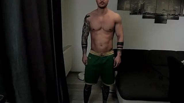 Snapshot of Richarddarell1 chatting on March 16, 6:39 am Richarddarell1 online show from March 16, 6:39 am