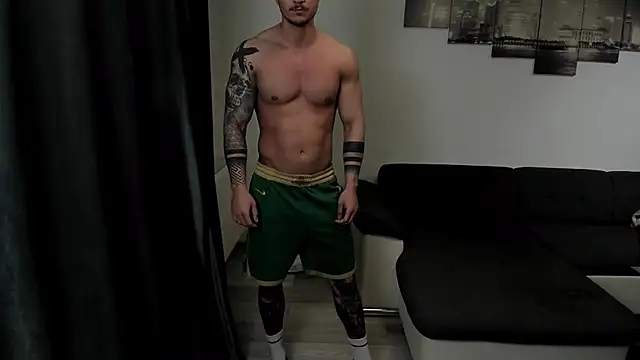 Snapshot of Richarddarell1 chatting on March 24, 6:18 am Richarddarell1 online show from March 24, 6:18 am