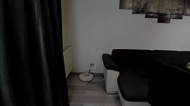 Snapshot of Richarddarell1 chatting on March 29, 5:51 am Richarddarell1 online show from March 29, 5:51 am