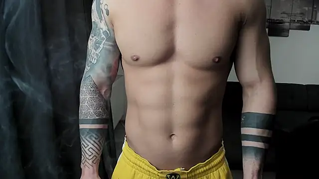 Snapshot of Richarddarell1 chatting on April 5, 6:10 am Richarddarell1 online show from April 5, 6:10 am