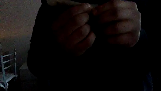 Snapshot of Gladiator_3 chatting on December 25, 3:17 pm Gladiator 3 online show from December 25, 3:17 pm