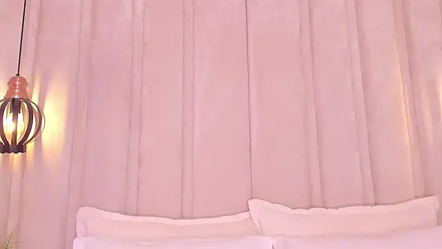 Snapshot of bonniekim_ chatting on February 20, 12:47 pm bonniekim online show from February 20, 12:47 pm