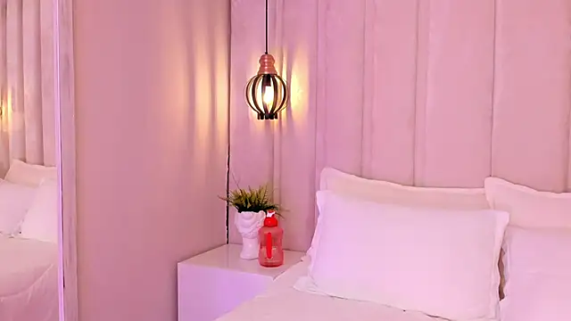 Snapshot of bonniekim_ chatting on February 20, 3:52 pm bonniekim online show from February 20, 3:52 pm