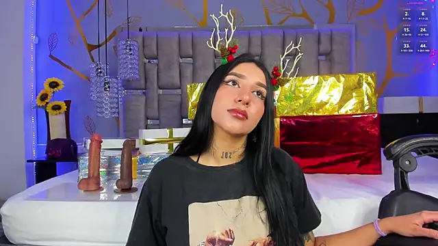Leiaa  online show from December 18, 12:10 am