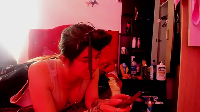 Sweet-Suck69 online show from November 18, 4:22 pm