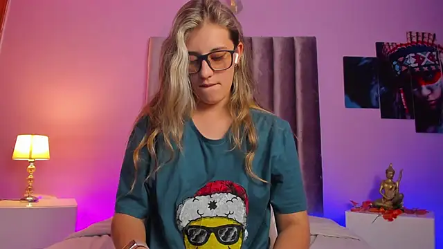 Giia paiige18 online show from December 19, 7:18 am