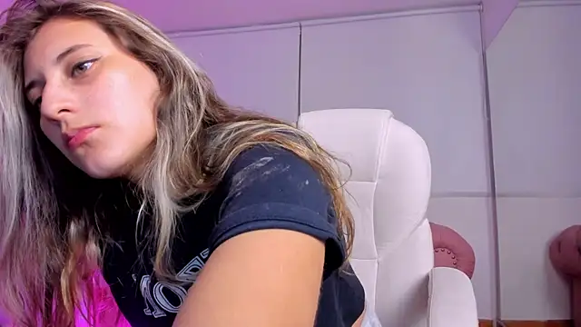 Giia paiige18 online show from February 12, 9:42 am