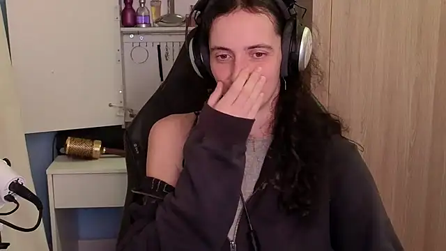 MemiKouki online show from February 2, 5:33 pm