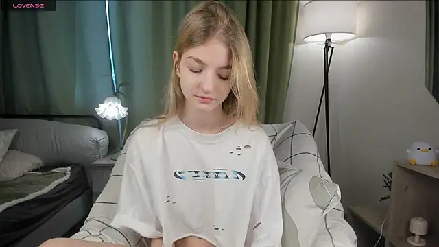 YuNabif online show from November 2, 7:11 am